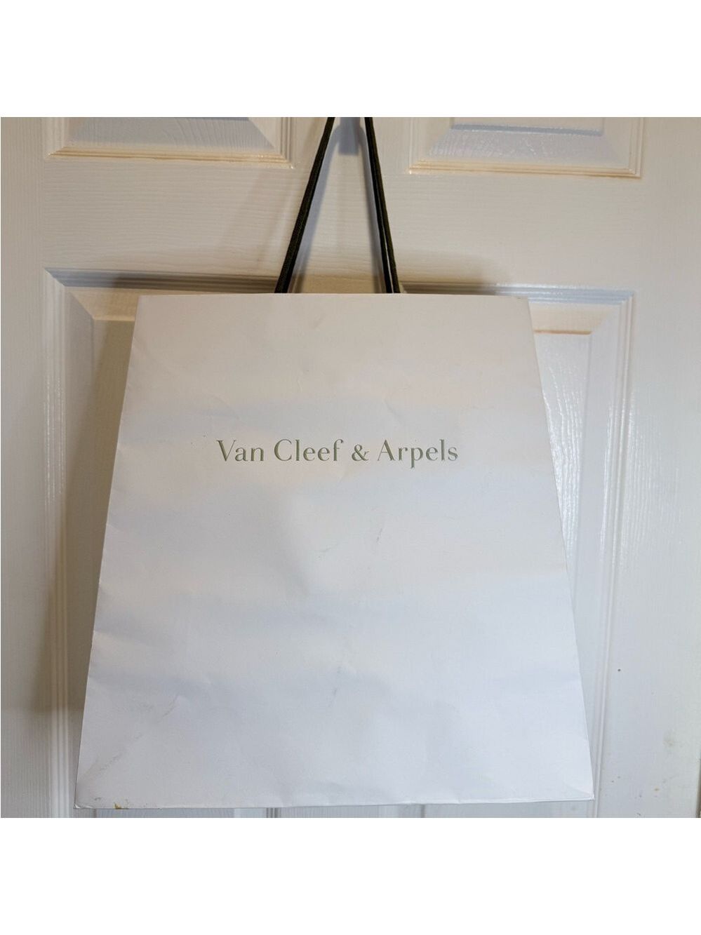 VAN CLEEF AND ARPELS SHOPPING BAG
15.5“ X 15“ X 6“